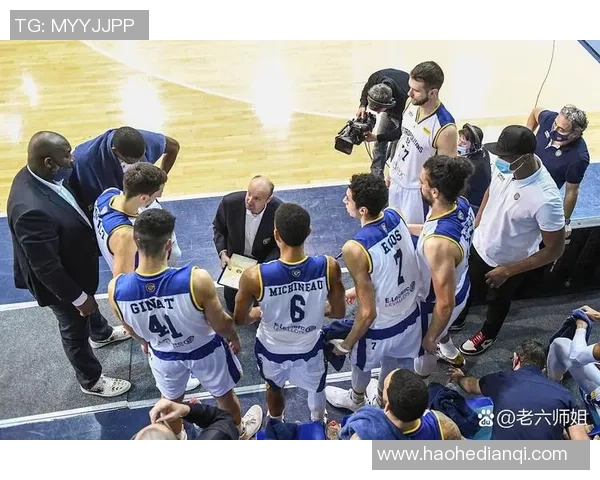 杭州篮球队配合问题引发热议球迷对战术执行和团队默契的不同看法